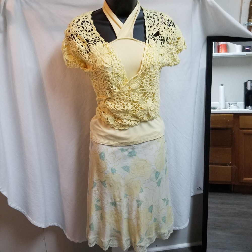 ๐3 for $15 Kensie crochet wrap top shrug sweater - Picture 5 of 5